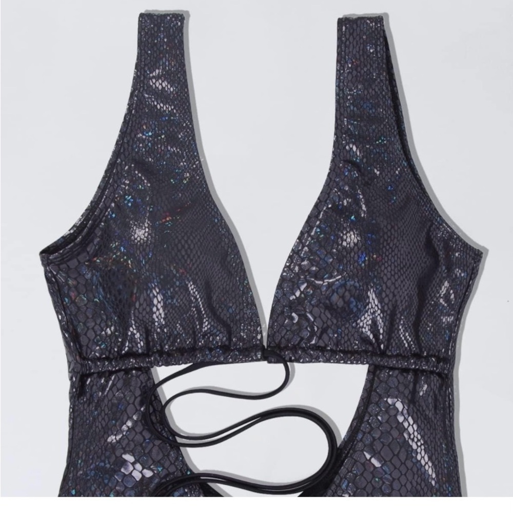 NWOT Metallic Black Snakeskin Cutout Swimsuit - Picture 7 of 12